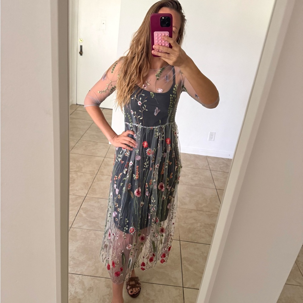 Chic Floral Embroidered Maxi | Dress Size S